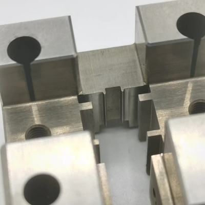Usługi obróbki metalowych części CNC wysokiej precyzji